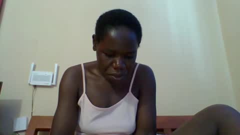 Snapshot of blacksexygal chatting on 05.05.26 SARAH online show from 05.05.26