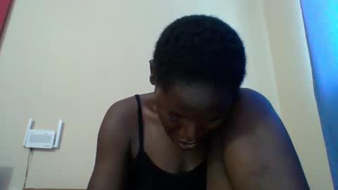 Snapshot of blacksexygal chatting on 05.08.26 SARAH online show from 05.08.26