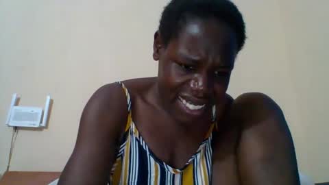 Snapshot of blacksexygal chatting on 05.08.26 SARAH online show from 05.08.26