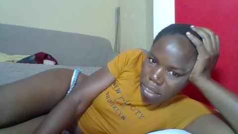 Snapshot of blacksexygal chatting on 05.18.26 SARAH online show from 05.18.26