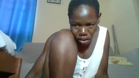 Snapshot of blacksexygal chatting on 05.25.26 SARAH online show from 05.25.26