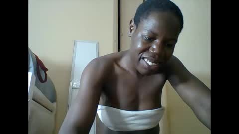 Snapshot of blacksexygal chatting on 05.26.26 SARAH online show from 05.26.26