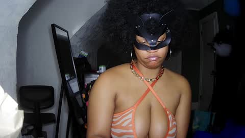 Queen Siren online show from 12.17.24