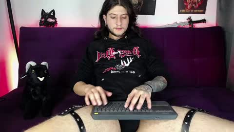 Snapshot of blackwolf_6 chatting on 12.04.24 Dave online show from 12.04.24