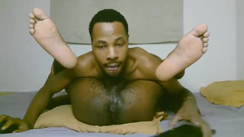 Snapshot of blackzilian_ chatting on 11.05.25 HASSAN online show from 11.05.25