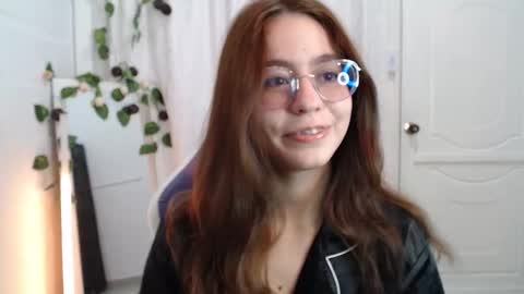   online show from 11.04.25