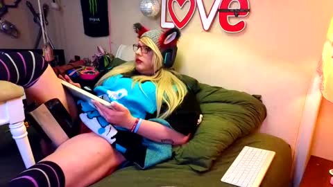 Blakely Morningstar   online show from 01.22.25