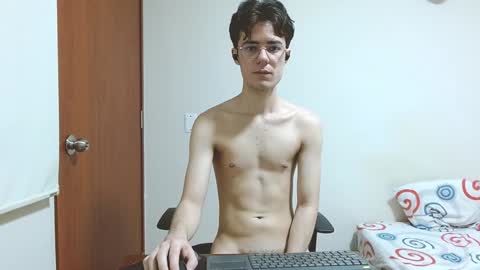 Snapshot of blakeshatter chatting on 01.11.25 blakeshatter online show from 01.11.25