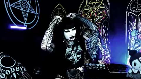   online show from 10.23.25