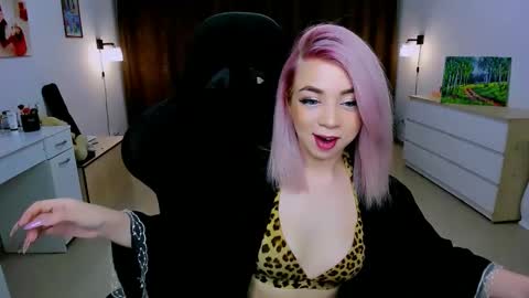 Nicole online show from 12.18.24