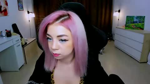 Nicole online show from 12.18.24