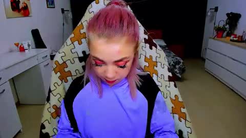 Nicole online show from 01.28.25