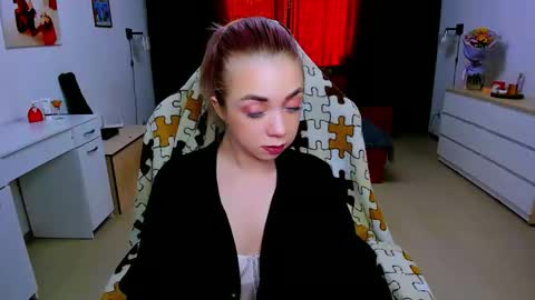 Nicole online show from 02.05.25