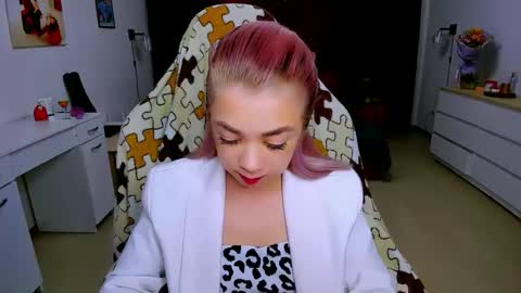 Nicole online show from 02.07.25