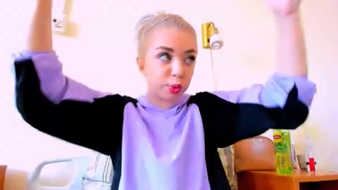 Nicole online show from 02.24.25