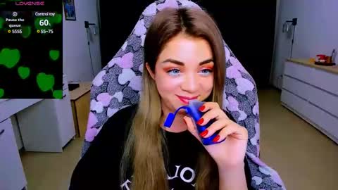 Nicole online show from 03.08.25