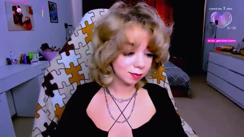 Nicole online show from 09.14.25