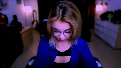 Nicole online show from 10.30.25