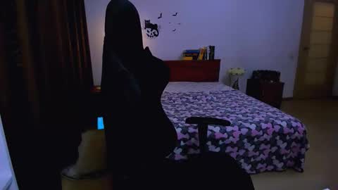 Nicole online show from 11.17.25