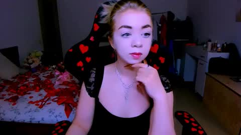 Snapshot of blinkofeyess chatting on 02.17.26 Nicole online show from 02.17.26