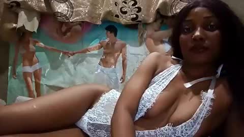 Lola online show from 11.25.25