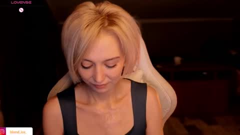 blond_ice_ann online show from 04.25.26