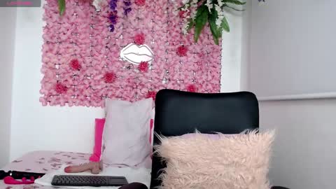 blonde_squirt_ online show from 02.07.25