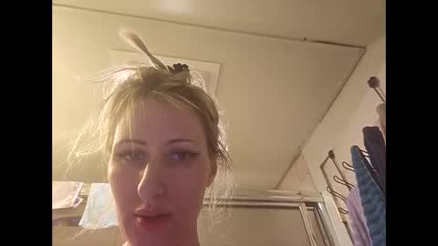 Gia  online show from 01.02.25