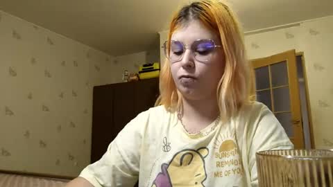 Snapshot of blondellgrubaugh chatting on 07.21.26 Evelina online show from 07.21.26
