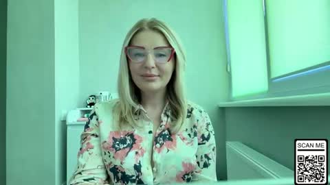 Snapshot of blondie_xoxoxo chatting on 07.14.26 blondie_xoxoxo online show from 07.14.26