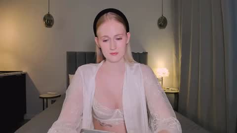 Mia online show from 12.13.24