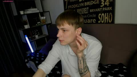 Snapshot of blondvibe chatting on 05.15.26 Alik online show from 05.15.26