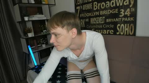 Snapshot of blondvibe chatting on 05.21.26 Alik online show from 05.21.26
