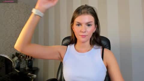 Snapshot of bloomingofvanessa chatting on 02.08.26 Vanessa online show from 02.08.26