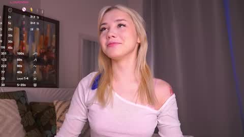 Snapshot of blue_bow chatting on 12.15.25 Adeline online show from 12.15.25