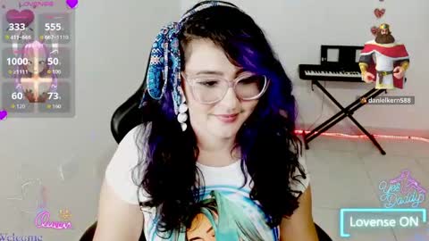 Snapshot of blue_dance chatting on 05.25.26 susan online show from 05.25.26