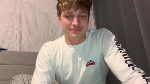 Snapshot of blue_eyed_beau chatting on 04.01.26 Beau online show from 04.01.26
