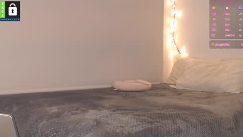 Snapshot of blue_nebula chatting on 03.09.25 Blue online show from 03.09.25