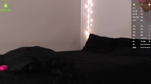 Snapshot of blue_nebula chatting on 10.19.25 Blue online show from 10.19.25