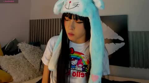 Snapshot of blue_sixx chatting on 10.11.25 blue_sixx online show from 10.11.25