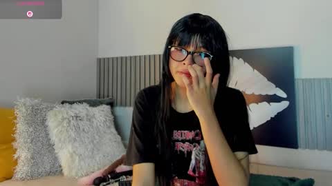 Snapshot of blue_sixx chatting on 11.05.25 blue_sixx online show from 11.05.25