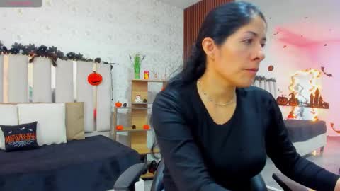 blue_tay1 online show from 10.14.25