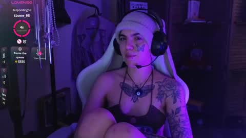 Snapshot of bluedweeb chatting on 02.28.25 Blue online show from 02.28.25