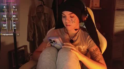 Snapshot of bluedweeb chatting on 03.09.25 Blue online show from 03.09.25