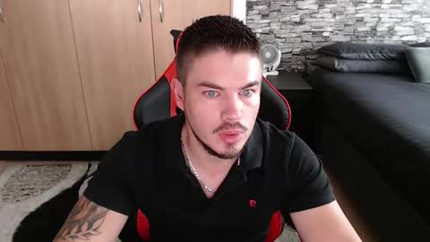 blueeyeboy0 online show from 02.10.25