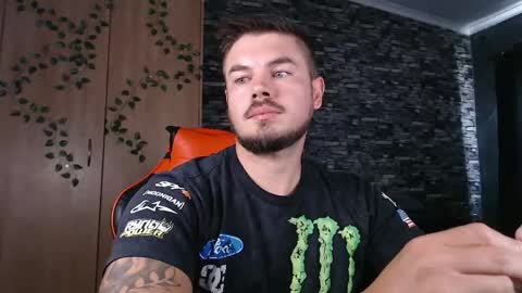 blueeyeboy0 online show from 04.20.26