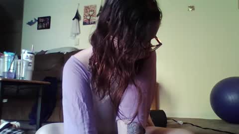 Snapshot of blueeyedbeauty1995 chatting on 04.27.26 Blueeyedbeauty online show from 04.27.26