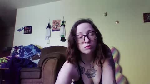 Snapshot of blueeyedbeauty1995 chatting on 06.02.26 Blueeyedbeauty online show from 06.02.26