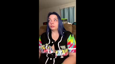 Snapshot of blueeyedbeauty92 chatting on 11.15.25 blueeyedbeauty92 online show from 11.15.25