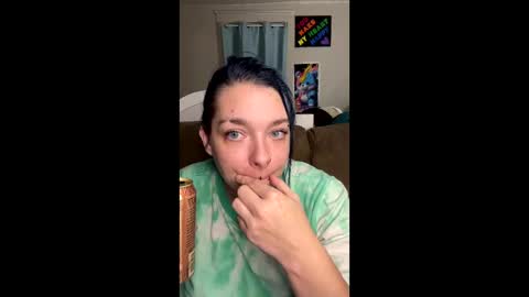 Snapshot of blueeyedbeauty92 chatting on 11.19.25 blueeyedbeauty92 online show from 11.19.25